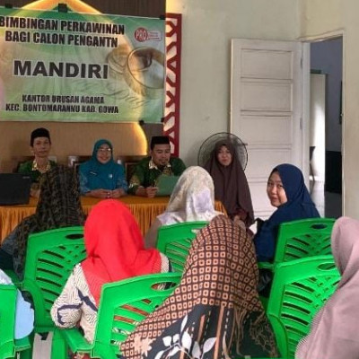 Penyuluh KUA Bontomarannu Bahas Tuntas 5 Materi di Pertemuan Perdana Jemaah Haji