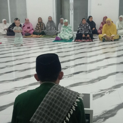 Penyuluh KUA Dua Boccoe nyentrik Gelar Pengajian di Masjid Nurul Taqwa Ajassepe, Bone