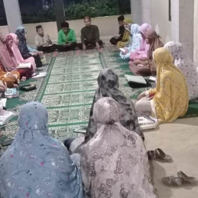 PAI KUA Palakka Hidupkan Amalan Malam Jum’at di Masjid Nurul Haq Tirong