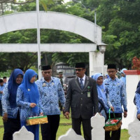 Peringati HAB 72, Kemenag Sinjai Ziarah Ke Makam Taman Pahlawan