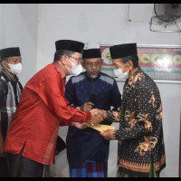 Safari Ramadhan di Sinjai Tengah, Kemenag Sinjai Serahkan Bantuan Masjid Taqwa Desa Baru