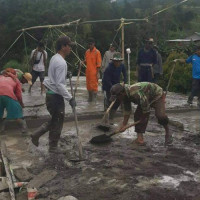 Penyuluh Agama Islam Kecamatan Sinjai Barat, Ikut Andil Dalam Gotong Royong