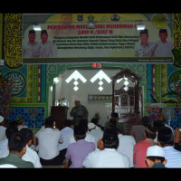 Mantan Pendeta Membawakan Hikmah Maulid Di Masjid Agung Enrekang