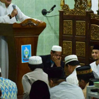 Wabup dan Kepala Kemenag Soppeng Shalat Subuh Berjamaah