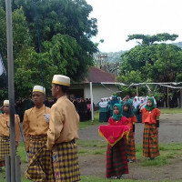 Upacara Hardiknas MAN 2 Parepare Bernuansa Budaya Lokal