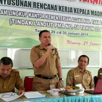 Buka Bimtek Di Uluwai, Ini Harapan Muhammad Kepada Kepala Madrasah