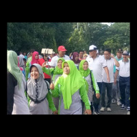 Lepas dan Ikut Jalan Santai, Bupati dan Pejabat Lainnya Jadi Objek Selfie