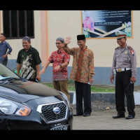 KAKAN KEMENAG BARRU LEPAS PESERTA PAWAI TA'ARUF MTQ XXXIII