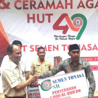 HUT PT. SEMEN TONASA, KEMENAG PANGKEP TERIMA 1000 AL-QURAN