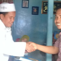 100 Alquran Dibagikan Penyuluh Agama Kecamatan Ujung Tanah Di Pulau Barang Lompo